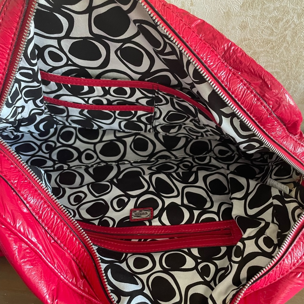 Guess red patent handbag - Picture 5 of 9